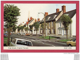 CPA (Réf: S 875) High Street, Higham Ferrers (ROYAUME-UNI) (VIEILLES VOITURES) - Northamptonshire