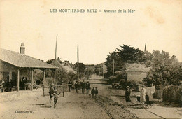 Les Moutiers En Retz * Avenue De La Mer * Villageois * Landau Pram Pêche Pêcheurs épuisette - Les Moutiers-en-Retz