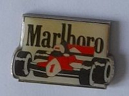 Pin' S  Sport  Automobile  F 1, Voiture  Rouge  Avec  Sponsor  MARLBORO - F1