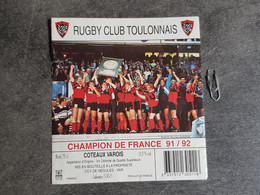 étiquette De Vin Coteaux Varois Rugby Club Toulonnais Champion De France 1991/1992 Avec Nom Des Joueur Herrero Et Blanco - Red Wines