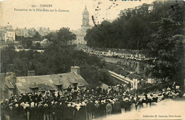 Vannes * La Procession De La Fête Dieu Sur La Garenne * Coiffe * Fête Religieuse - Vannes