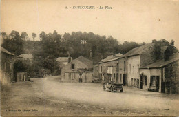 Rubécourt * La Place Du Village * Automobile Voiture Ancienne - Other & Unclassified