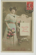 FEMMES - FRAU - LADY - PRENOMS - Jolie Carte Fantaisie Portrait Jeune Femme Et Fleurs "Bonne Fête" SAINT PIERRE - Prénoms