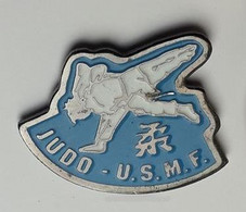 AN400 Pin's JUDO U.S.M.F USMF Montbazon Indre-et-Loire Achat Immédiat - Judo