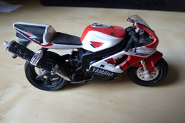 Moto Maisto Yamaha YZF - Motorräder