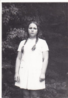 Old Original Photo - Girl Posing - 8.5x6 Cm - Personas Anónimos