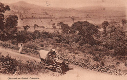 UNE ROUTE EN GUINEE FRANCAISE/ VOITURE - Guinée Française