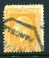 New Zealand 1915-30 KGV - Recess - P.14 X 13½ - 2d Yellow Used (SG 418) - Short Corner - Usati