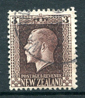 New Zealand 1915-30 KGV - Recess - P.14 X 13½ - 3d Chocolate Used (SG 420) - Usati