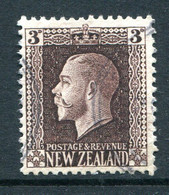 New Zealand 1915-30 KGV - Recess - P.14 X 13½ - 3d Chocolate Used (SG 420) - Used Stamps