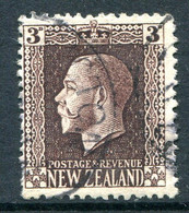 New Zealand 1915-30 KGV - Recess - P.14 X 14½ - 3d Chocolate Used (SG 420b) - Usati