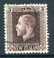 New Zealand 1915-30 KGV - Recess - P.14 X 14½ - 3d Chocolate Used (SG 420b) - Usados