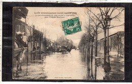 Le XVè Arrondissement Inondé (Janvier 1910) Transbordement Du Pain Rue De La Convention - Floods