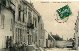 12740 Cpa 89 Vermenton - La Mairie Et Rue De L' Hôtel De Ville - Vermenton