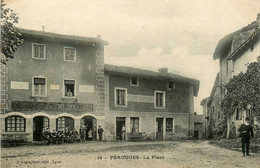 Pérouges * La Place Du Village * Café MICHALAND * Café ROUBY - Pérouges