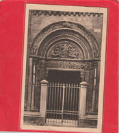 2. CHARLIEU . PORCHE DE L'ABBAYE BENEDICTINE ..  CARTE AFFR AU VERSO LE 18-8-1959 . 2 SCANES - Charlieu