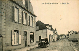 Brout Vernet * La Grande Rue Du Village * Automobile Voiture Ancienne - Sonstige & Ohne Zuordnung