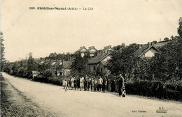 Châtillon Noyant * Rue Et La Cité Du Village * Quartier - Autres & Non Classés