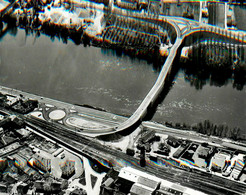 Port Ste Marie * St Laurent * Vue Sur Le Nouveau Pont * Ligne Chemin De Fer - Autres & Non Classés