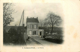 Lusignan Petit * La Mairie Du Village * Villageois - Sonstige & Ohne Zuordnung