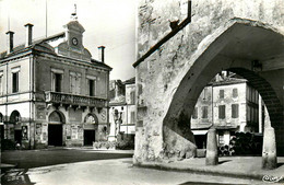 Monclar D'agenais * Place , Mairie Et Cornières - Sonstige & Ohne Zuordnung