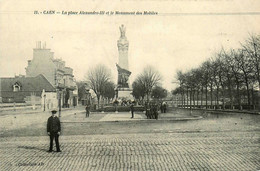 Caen * La Place Alexandre III Et Le Monument Des Mobiles - Caen