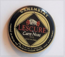 SP50 Pin's Fromage Cheese Camembert Fromagerie Lescure à Bougon Charente Achat Immédiat - Alimentation