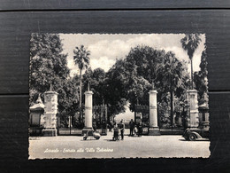 ACIREALE ( CATANIA ) ENTRATA ALLA VILLA BELVEDERE. VESPA 1957 - Acireale