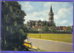 Carte Postale 59. Lambersart  L'église Très Beau Plan - Lambersart