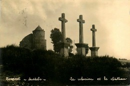 Devesset * Carte Photo * Le Calvaire Et Le Château - Other & Unclassified