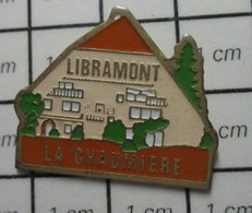 1316c Pin's Pins / Beau Et Rare / THEME : ALIMENTATION / RESTAURANT LA CHAUMIERE A LIBRAMONT  Région Wallonne Dans La Pr - Alimentation