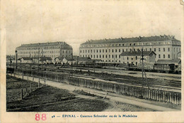 épinal * Vue Sur Les Casernes Schneider Ou De La Madeleine * Gare Ligne Chemin De Fer - Epinal