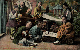 CHINE - HONG KONG - CHINESE GENTLEMEN - PLAYING At FLUTE CHESS DRINK And POETRY - JOUEUR D'ECHEC - Chine (Hong Kong)