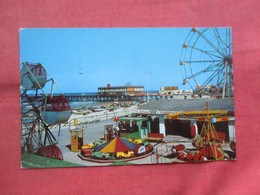 Amusement Rides.   Ferris Wheel      Daytona Beach- Florida > Daytona     Ref 5695 - Daytona