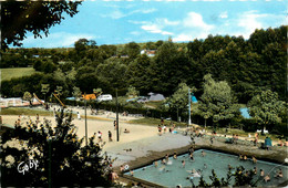 Mayenne * La Piscine , Le Terrain De Jeux Et Le Camping - Mayenne