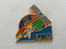 Pin's  CNES - Raumfahrt