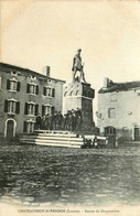 Chateauneuf De Randon * Place Du Village Et Statue De Duguesclin * Villageois Enfants - Chateauneuf De Randon