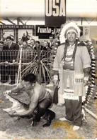 PHOTO DE PRESSE "1963, Indiens Et Alligators à La Foire De Paris à La Porte De Versailles" - Autres