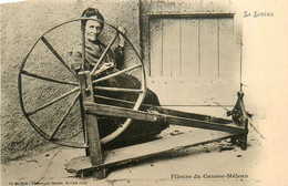 La Lozère * Fileuse Du Causse Méjean * Rouet Métier Ancien - Andere & Zonder Classificatie