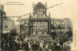 Le Dorat * Ostensions Du Village * 1904 * Foule Autour De L'arc De Triomphe * Religion Fête Religieuse - Le Dorat