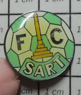 3017 Pin's Pins / Beau Et Rare / THEME : SPORTS / FOOTBALL FC SART à Sart On Dine à L'huile ? - Football