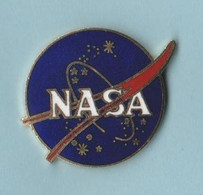 Pin's NASA En EGF Signé NASA. - Ruimtevaart