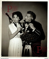 DANA WYNTER AND DANNY KAYE (FILM ON THE DOUBLE 1961)_famous Celebrity Star Celebrite Famoso_+-20*25cm - Famous People