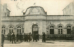 Néris Les Bains * Voyage D'études Médicales * Les Congrétistes Sortant Du Grand établissement , Côté Promenade Casino - Neris Les Bains