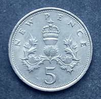 Grande Bretagne - 5 New Pence 1970 Elisabeth II - 5 Pence & 5 New Pence