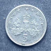 Grande Bretagne - 5  Pence 1990 Elisabeth II - 5 Pence & 5 New Pence