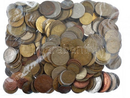 Vegyes, Magyar és Külföldi érmetétel Mintegy ~1kg Súlyban T:vegyes Mixed, Hungarian And Foreign Coin Lot (~1kg) C:mixed - Zonder Classificatie