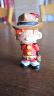 LE PETIT SPIROU   FIGURINE AVEC UN CHAPEAU - Petit Spirou, Le