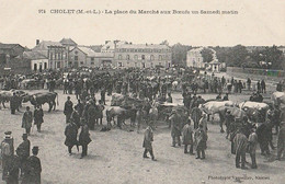 CHOLET. - La Place Du Marché Aux Boeufs Un Samedi Matin - Cholet
