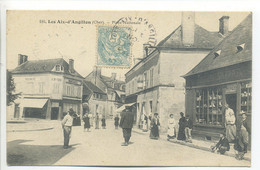 CPA 18 Cher - Les AIX D'ANGILLON - Place Nationale - Belle Animation, Commerces, Magasins - Les Aix-d'Angillon